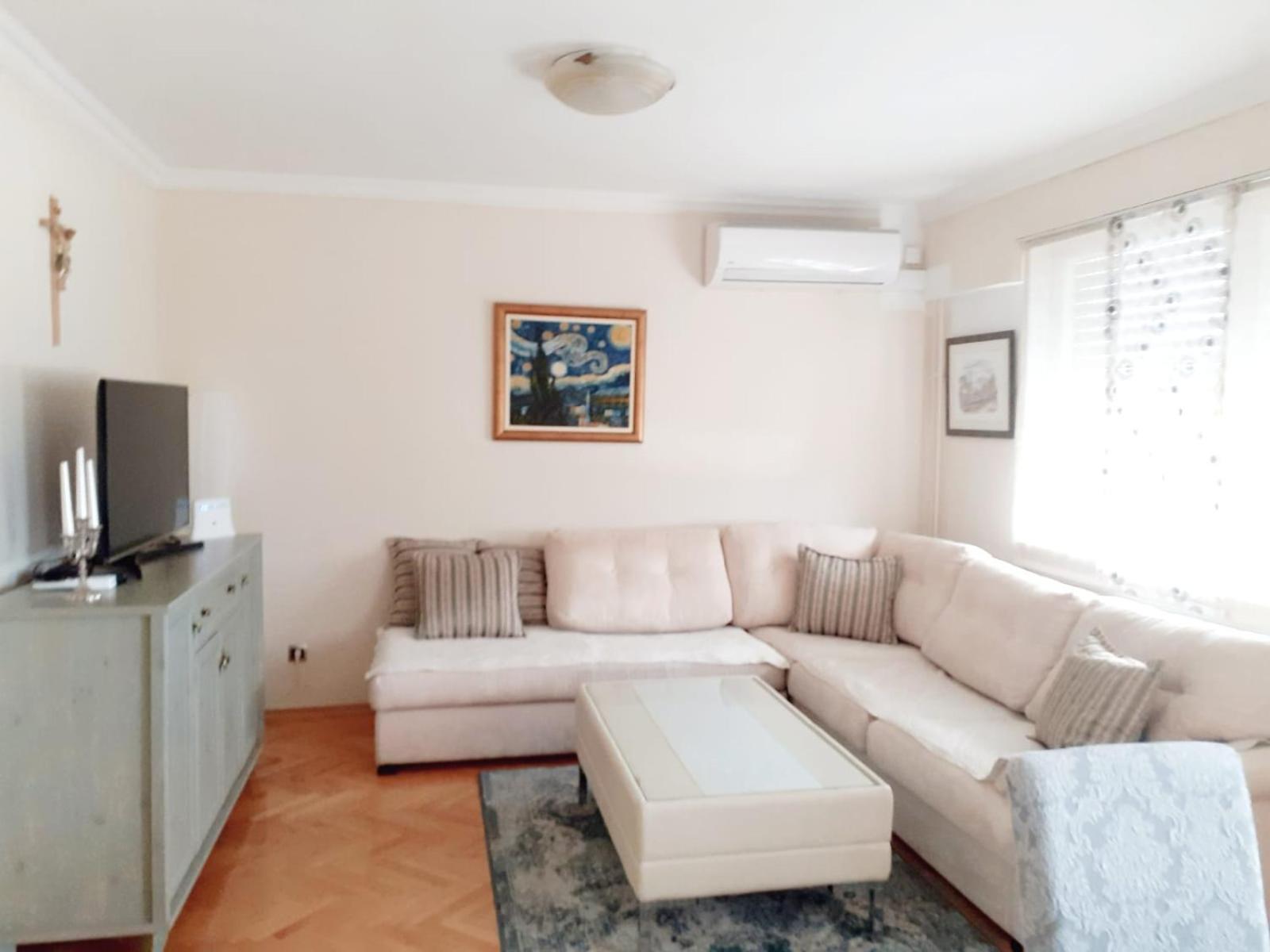 Spacious 80M2 Apartment In The Center Ljubuški 部屋 写真